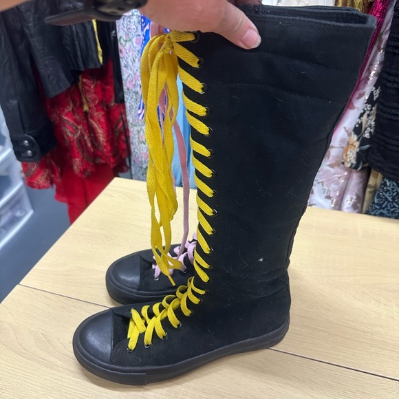 Yuanbu Black Canvas Sneaker Boots Size 8.5 EUC - Picture 4 of 6